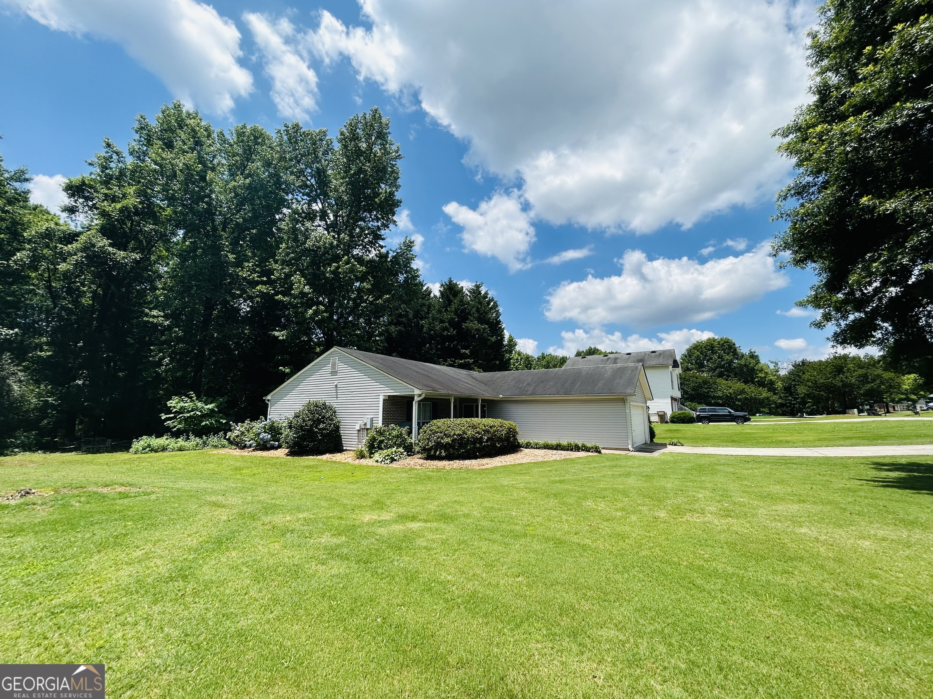 515 Pin Oak DR