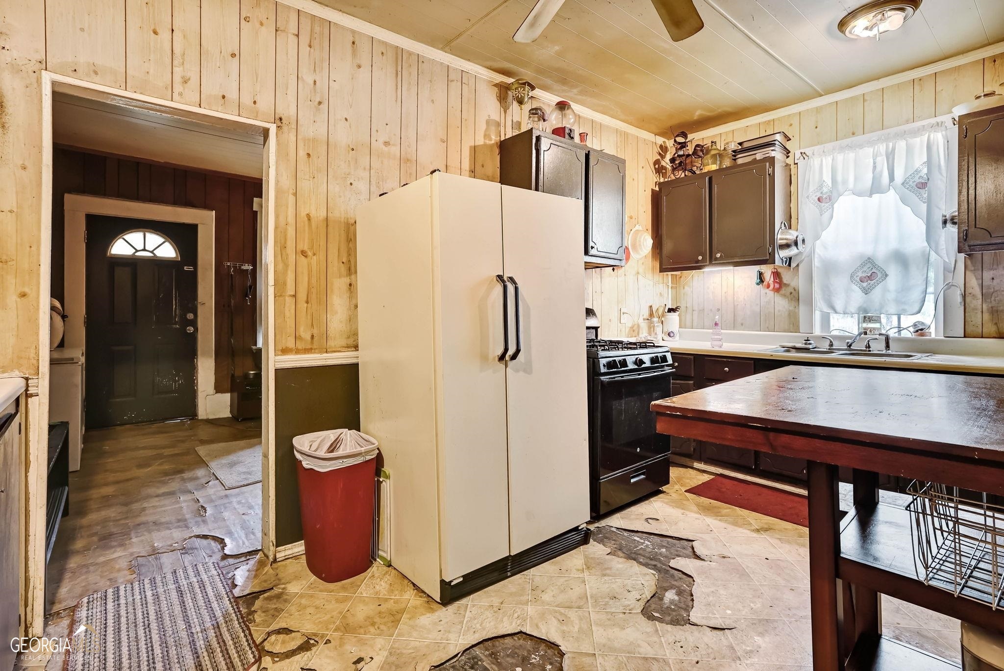Photo 6 of 20 of 4214 Old Louisville RD house