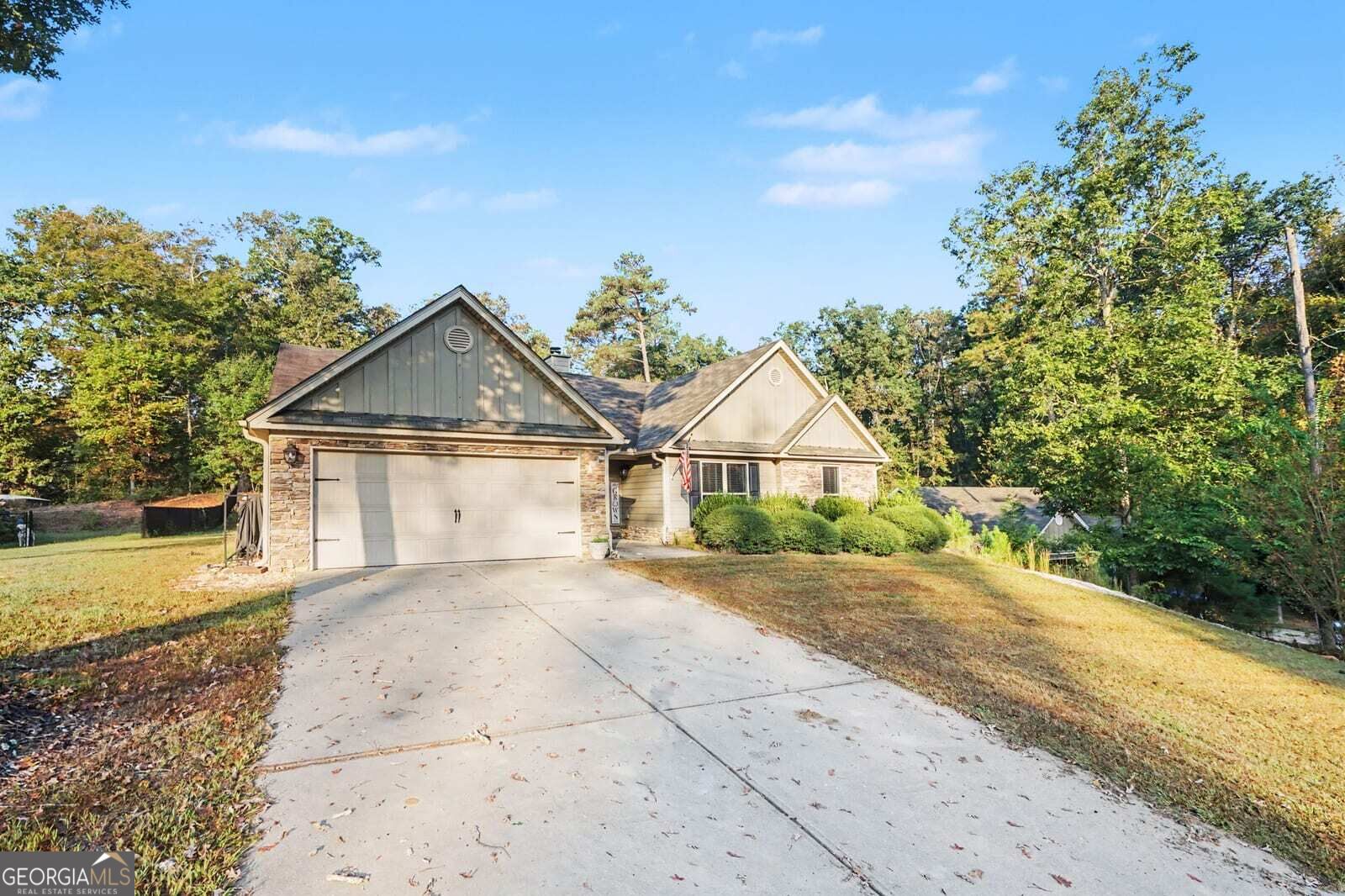140 Rolling Oaks LN