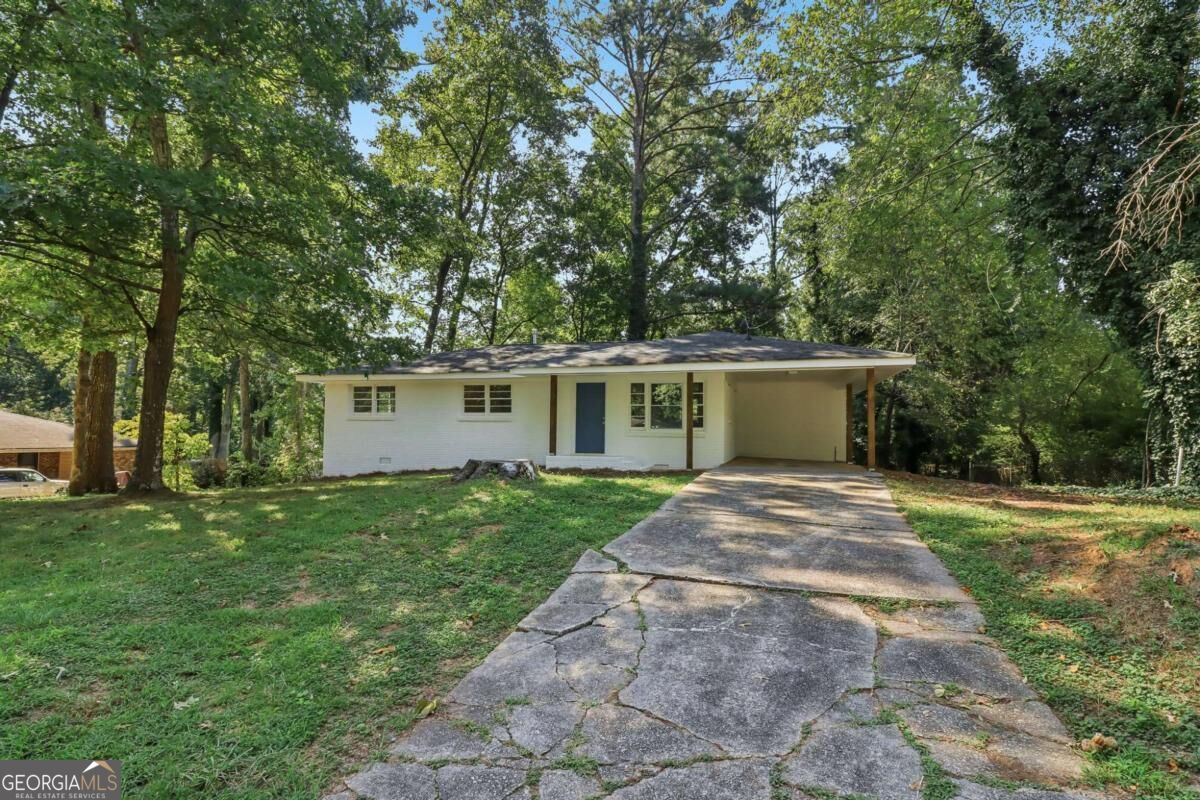 1723 Louise LN