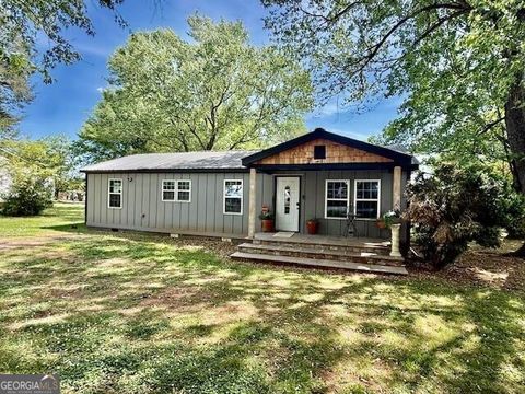 Photo of 206 West Drive, Calhoun, GA 30701 (MLS # 10738375)