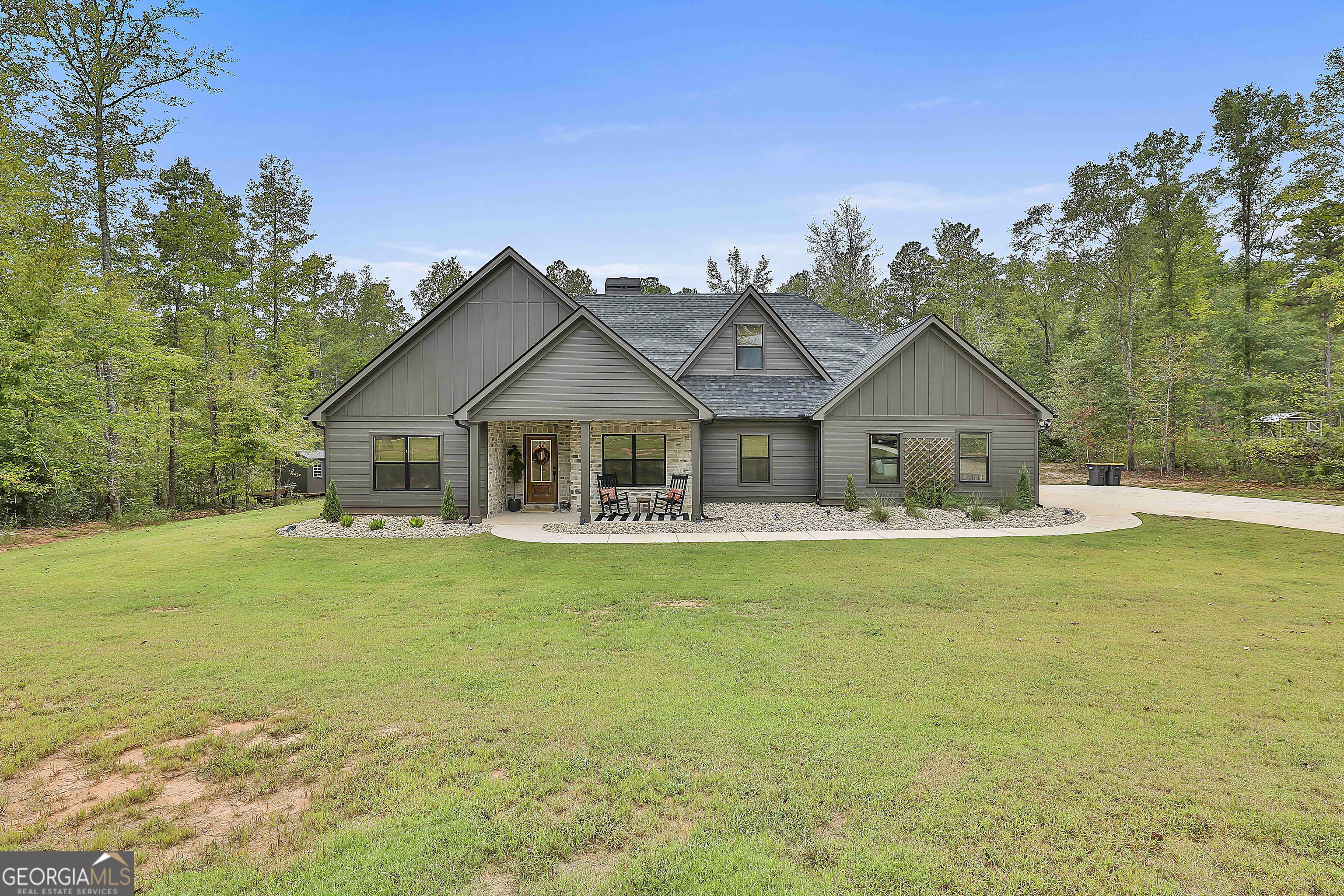 Senoia, Georgia 30276, United States, 5 Bedrooms Bedrooms, ,4 BathroomsBathrooms,Residential,Active,220213