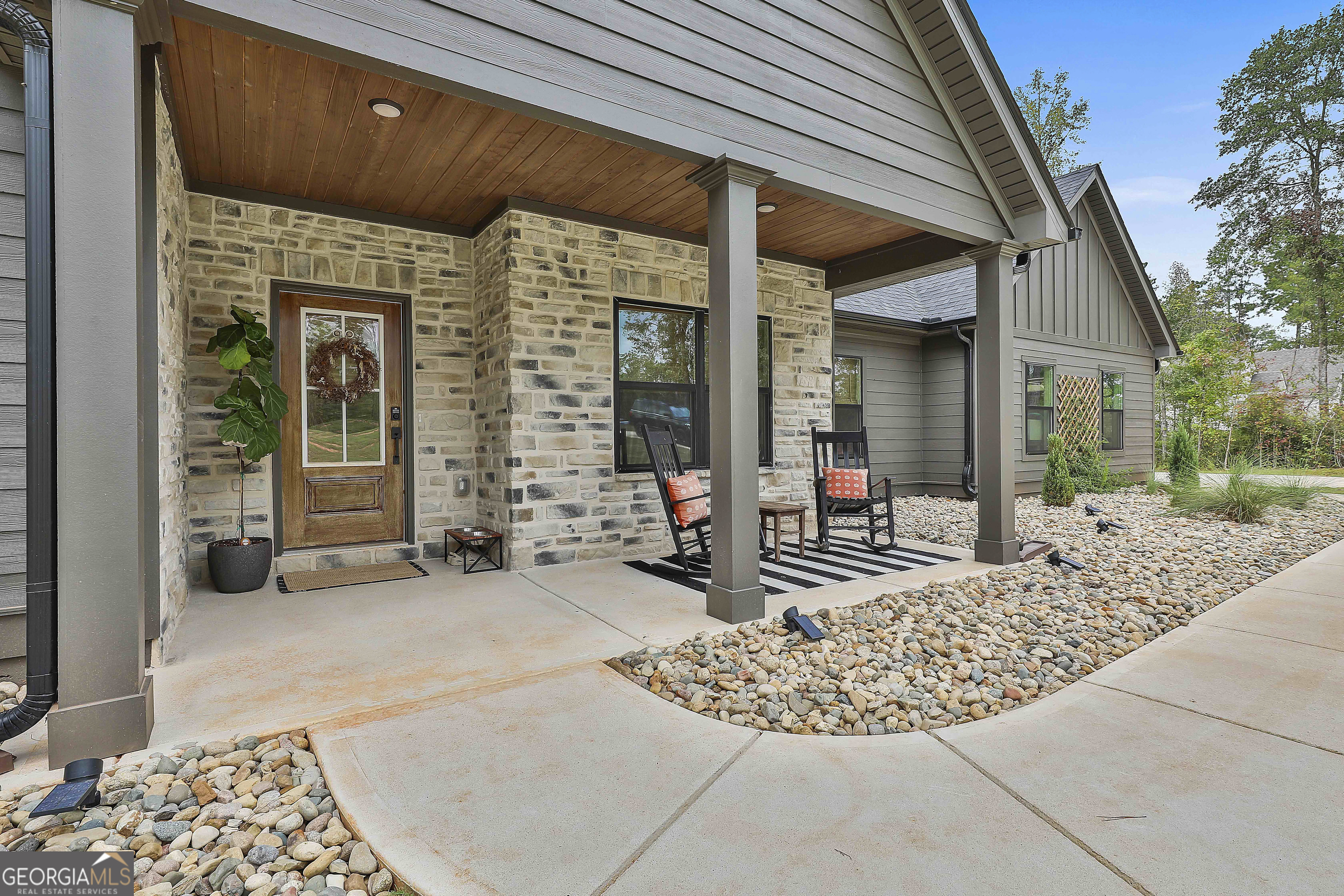 Senoia, Georgia 30276, United States, 5 Bedrooms Bedrooms, ,4 BathroomsBathrooms,Residential,Active,220213