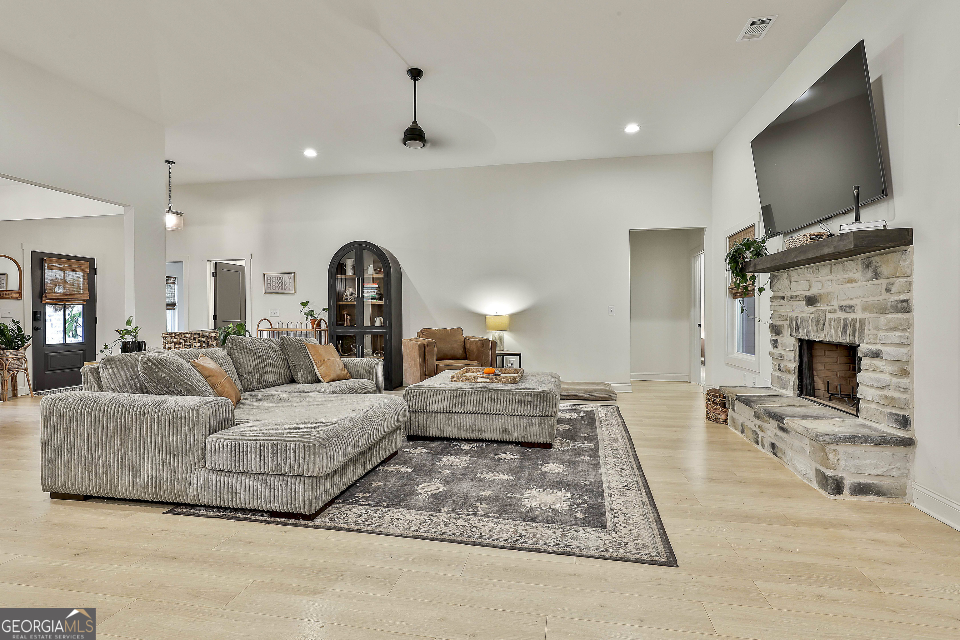 Senoia, Georgia 30276, United States, 5 Bedrooms Bedrooms, ,4 BathroomsBathrooms,Residential,Active,220213