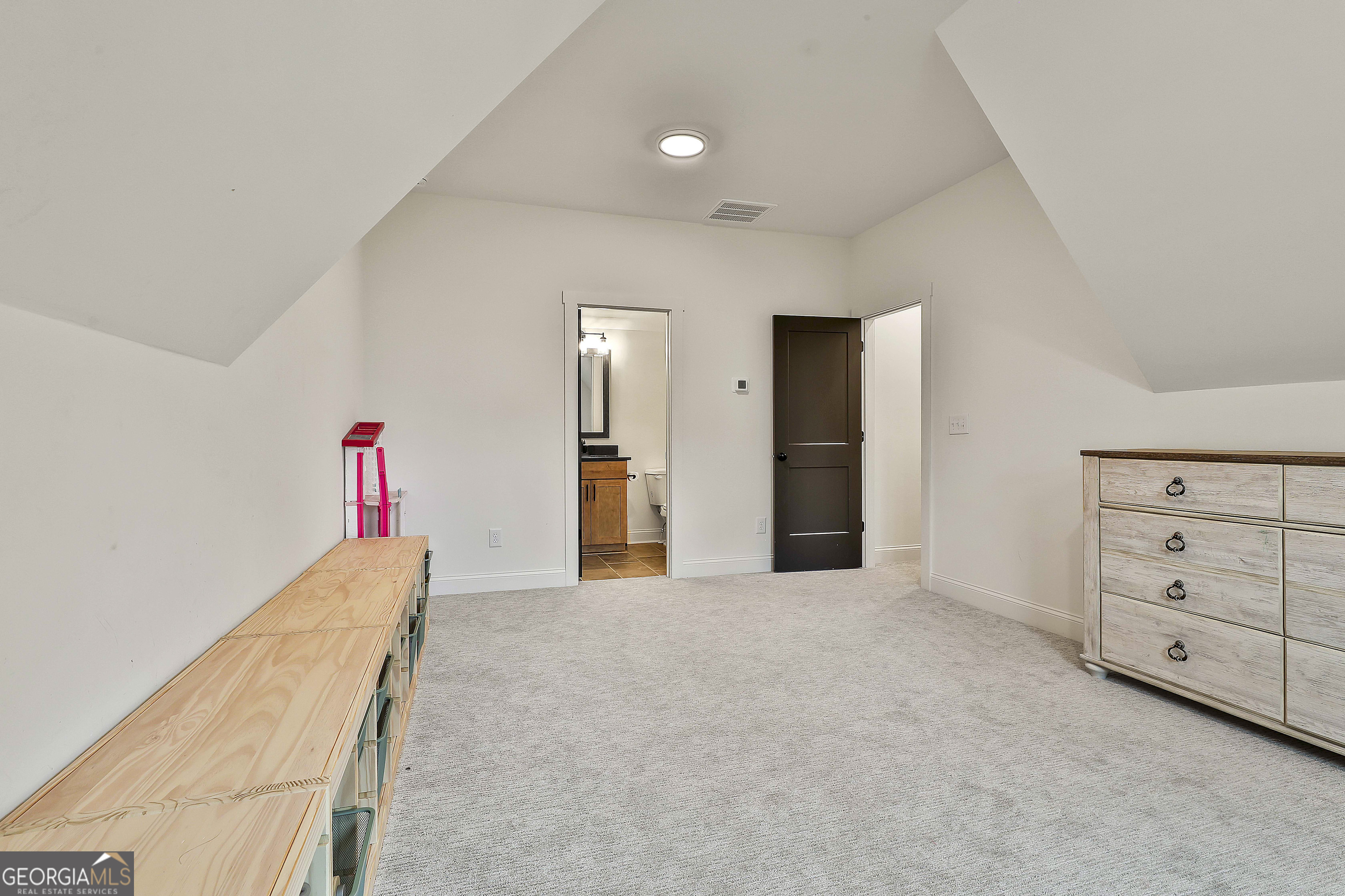 Senoia, Georgia 30276, United States, 5 Bedrooms Bedrooms, ,4 BathroomsBathrooms,Residential,Active,220213