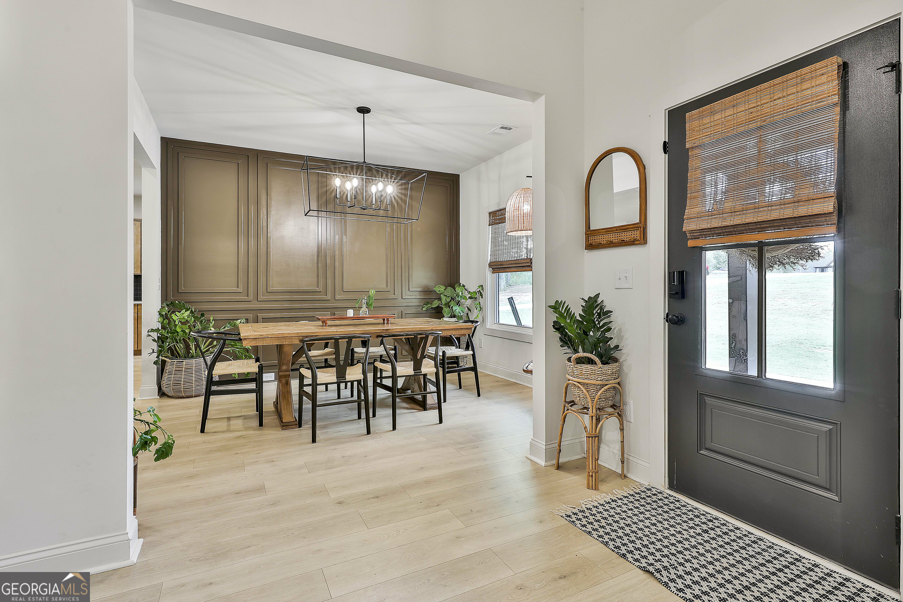 Senoia, Georgia 30276, United States, 5 Bedrooms Bedrooms, ,4 BathroomsBathrooms,Residential,Active,220213