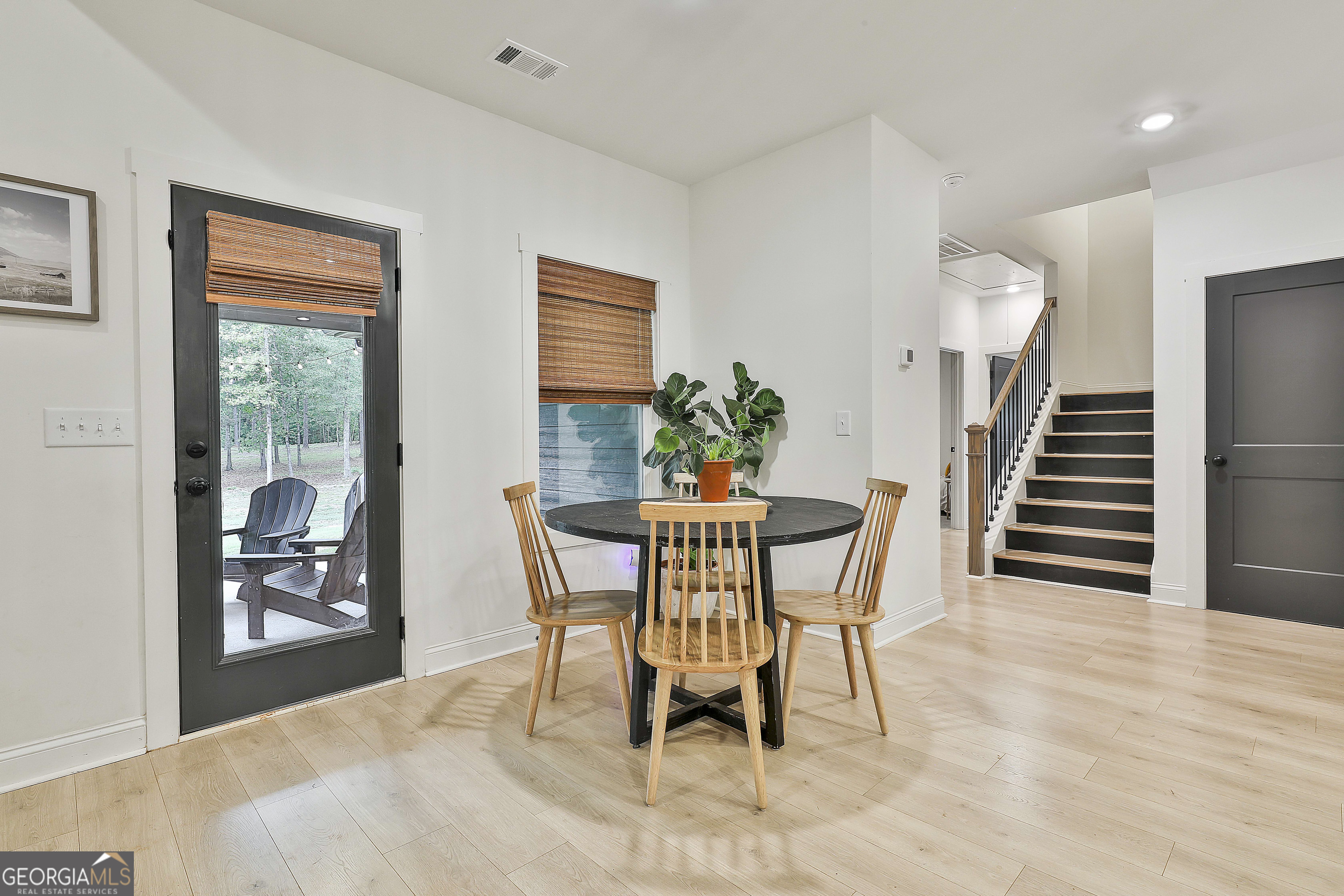 Senoia, Georgia 30276, United States, 5 Bedrooms Bedrooms, ,4 BathroomsBathrooms,Residential,Active,220213