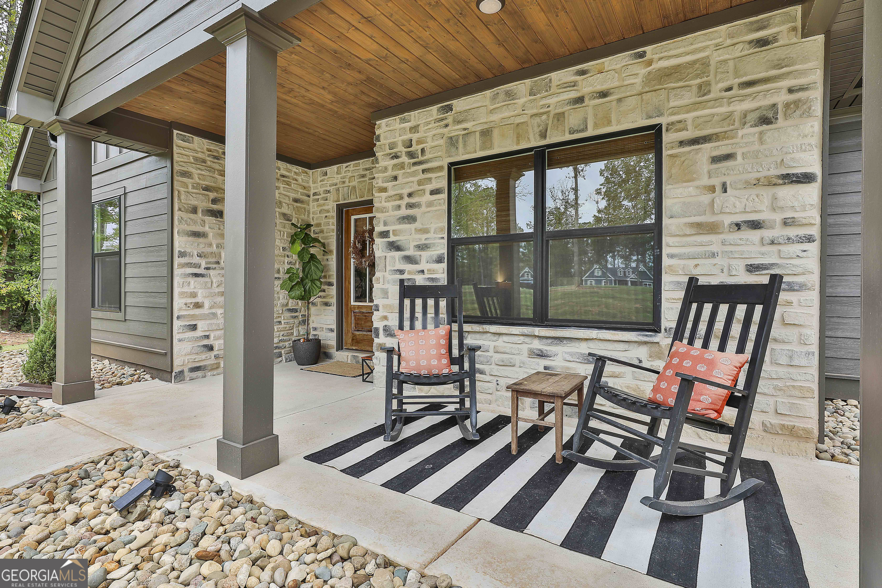 Senoia, Georgia 30276, United States, 5 Bedrooms Bedrooms, ,4 BathroomsBathrooms,Residential,Active,220213