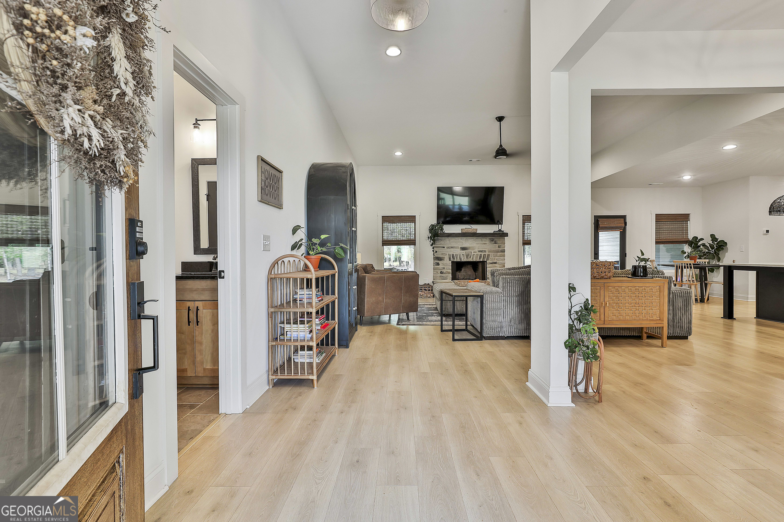 Senoia, Georgia 30276, United States, 5 Bedrooms Bedrooms, ,4 BathroomsBathrooms,Residential,Active,220213