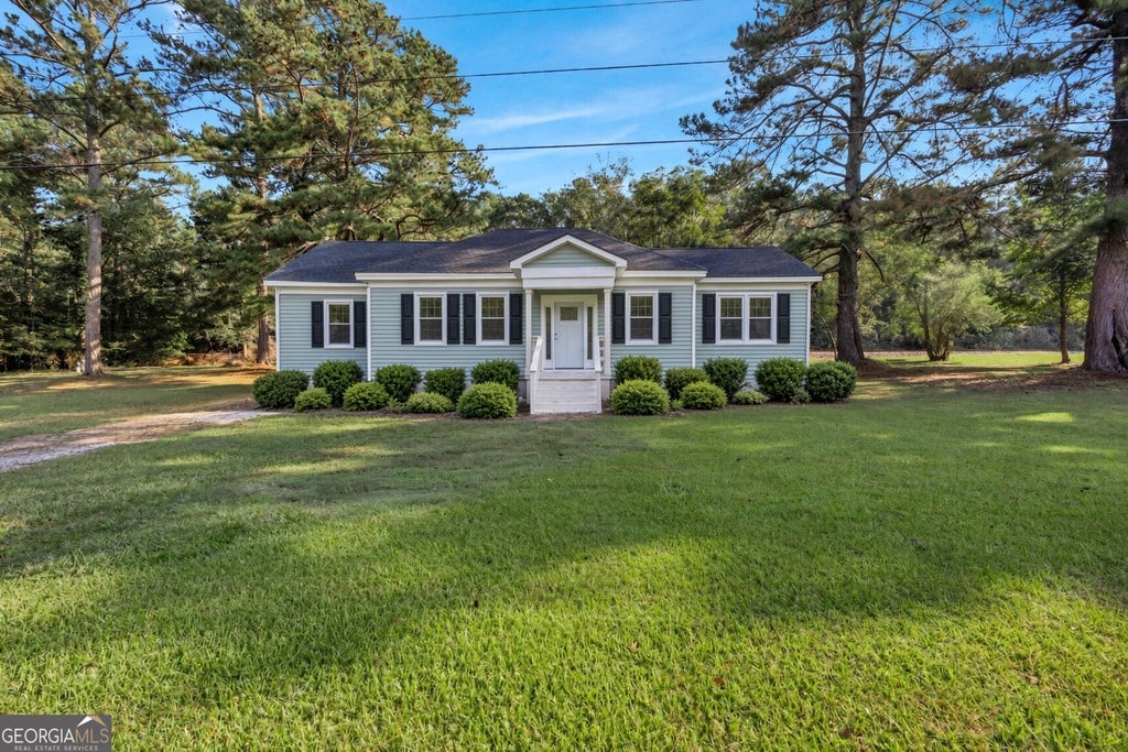 Photo of 4800 Ga Highway 11 S, Hillsboro, GA 31038 (MLS # 10874730)