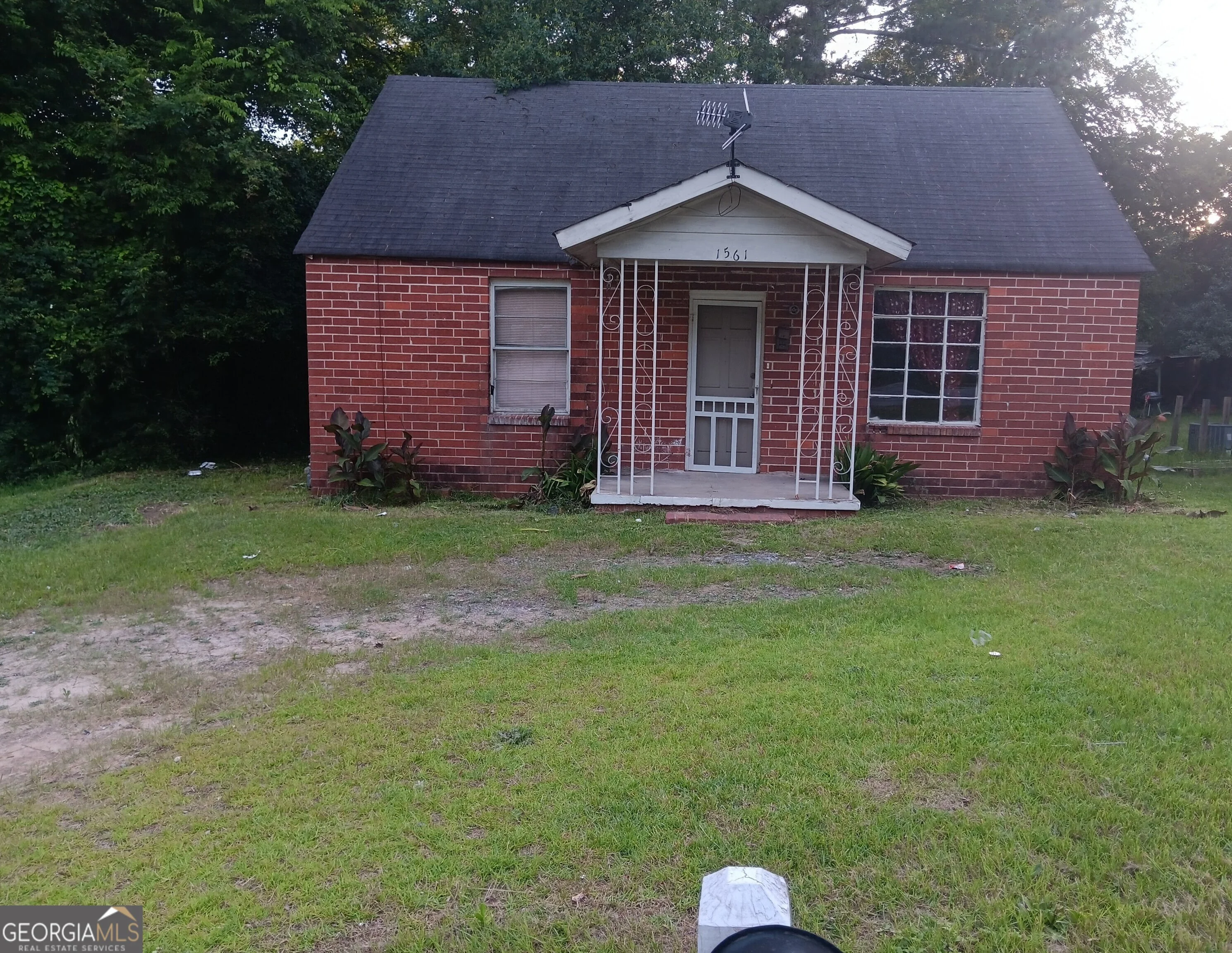 1561 Dexter Avenue