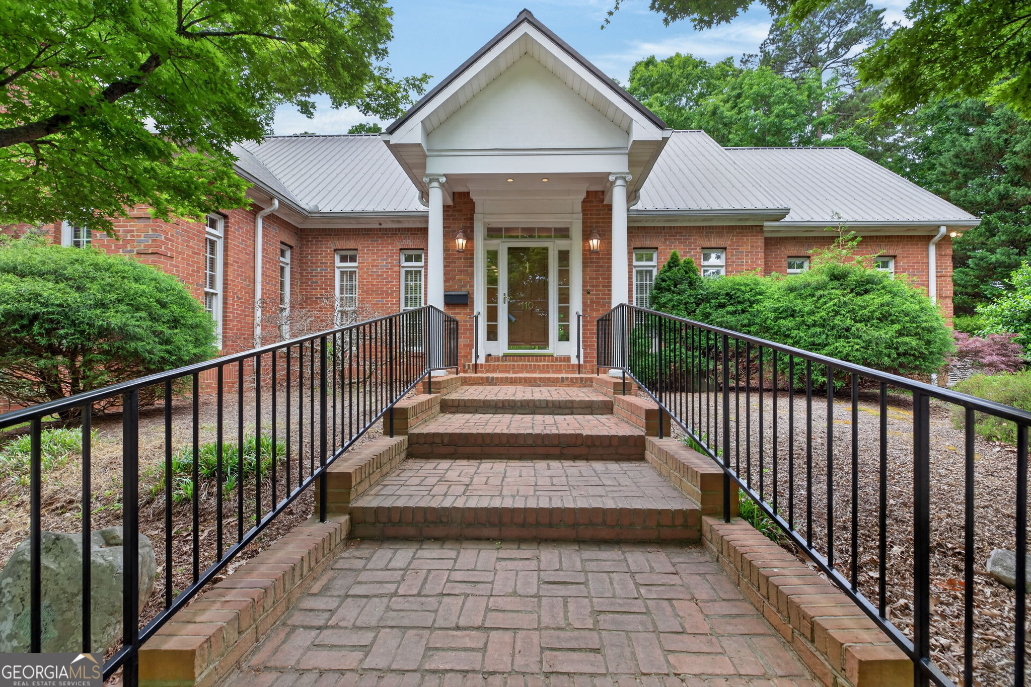 110 Greystone DR