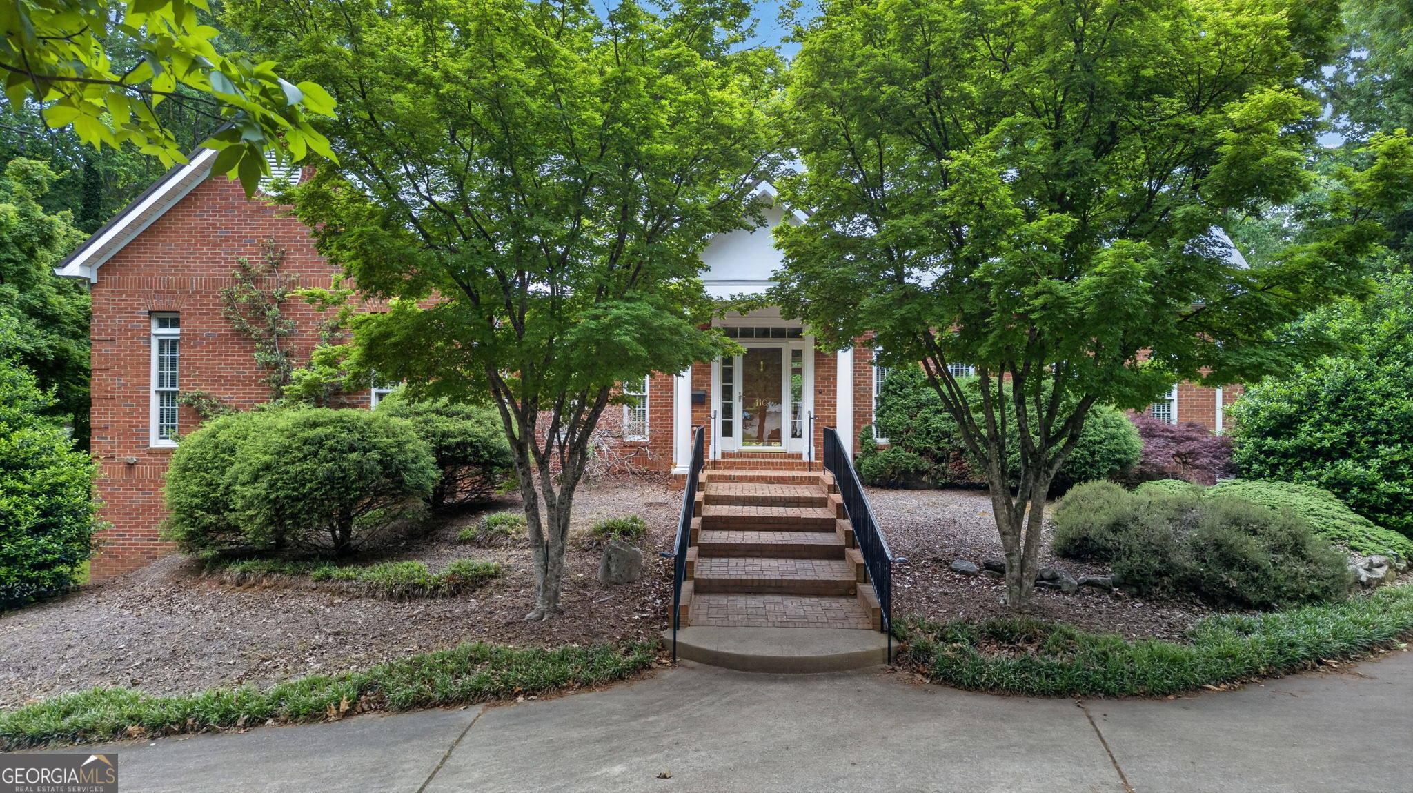 110 Greystone DR