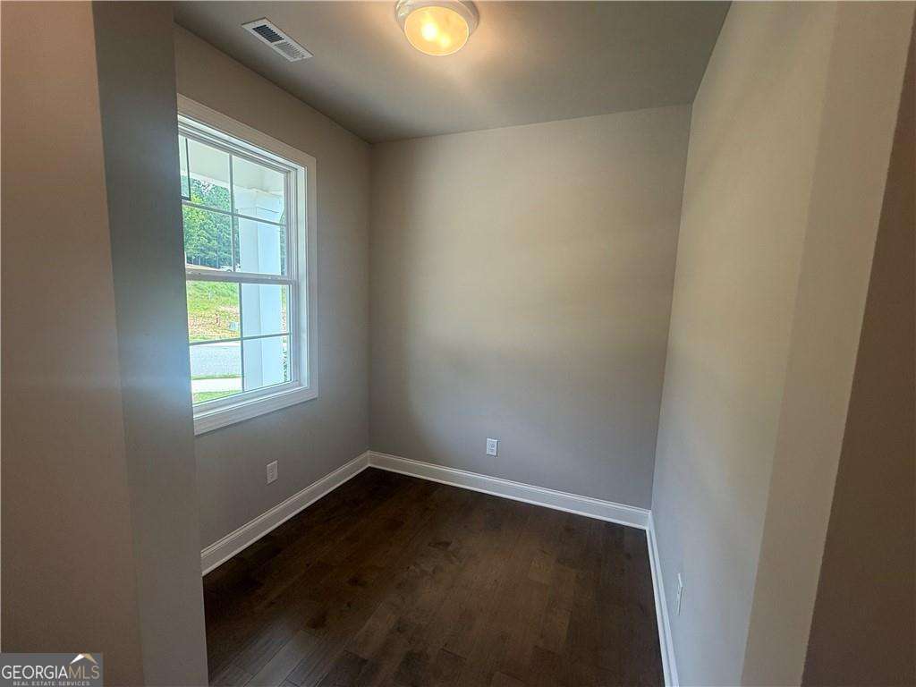 308 Lakeside CT