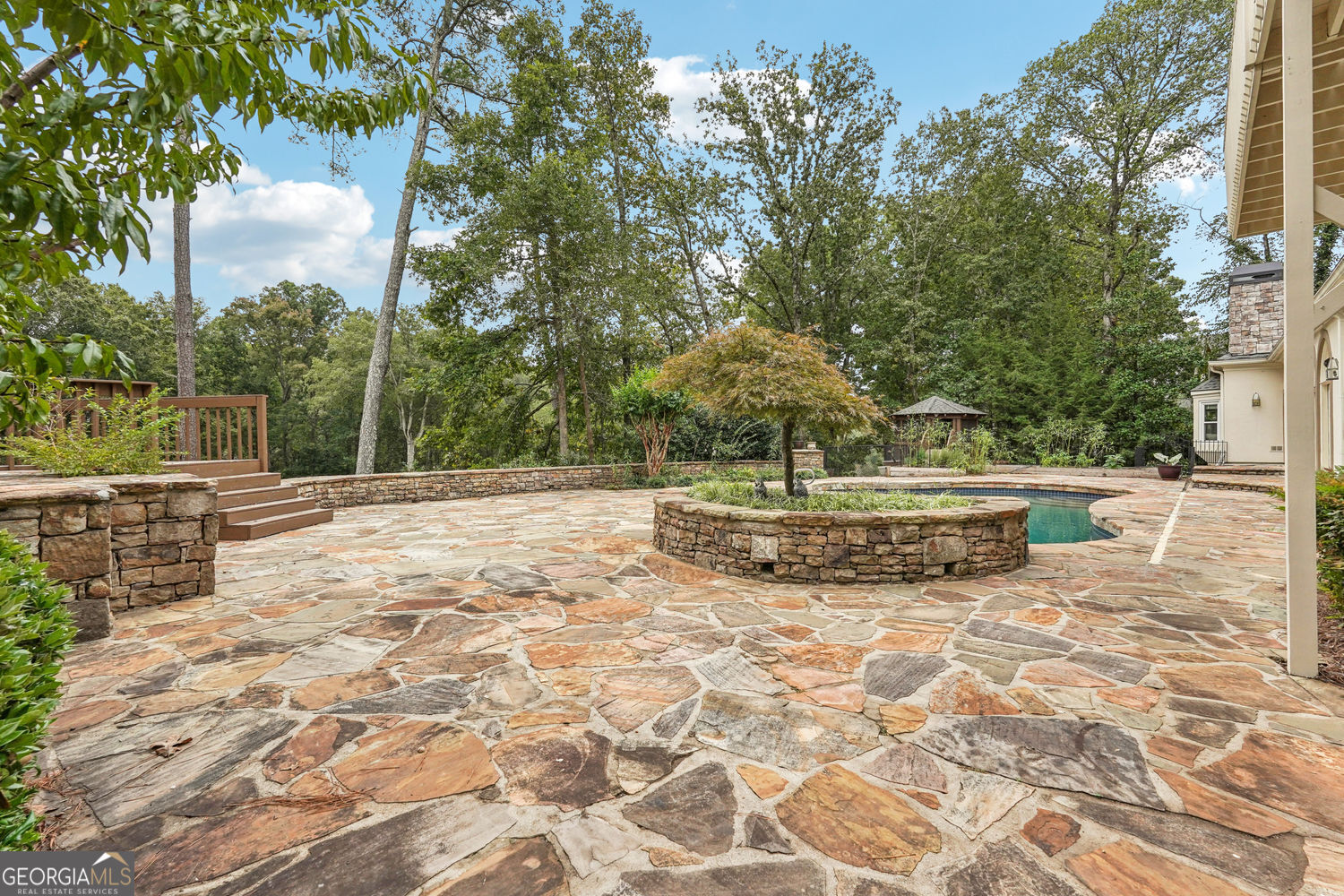 ATLANTA COUNTRY CLUB - Residential