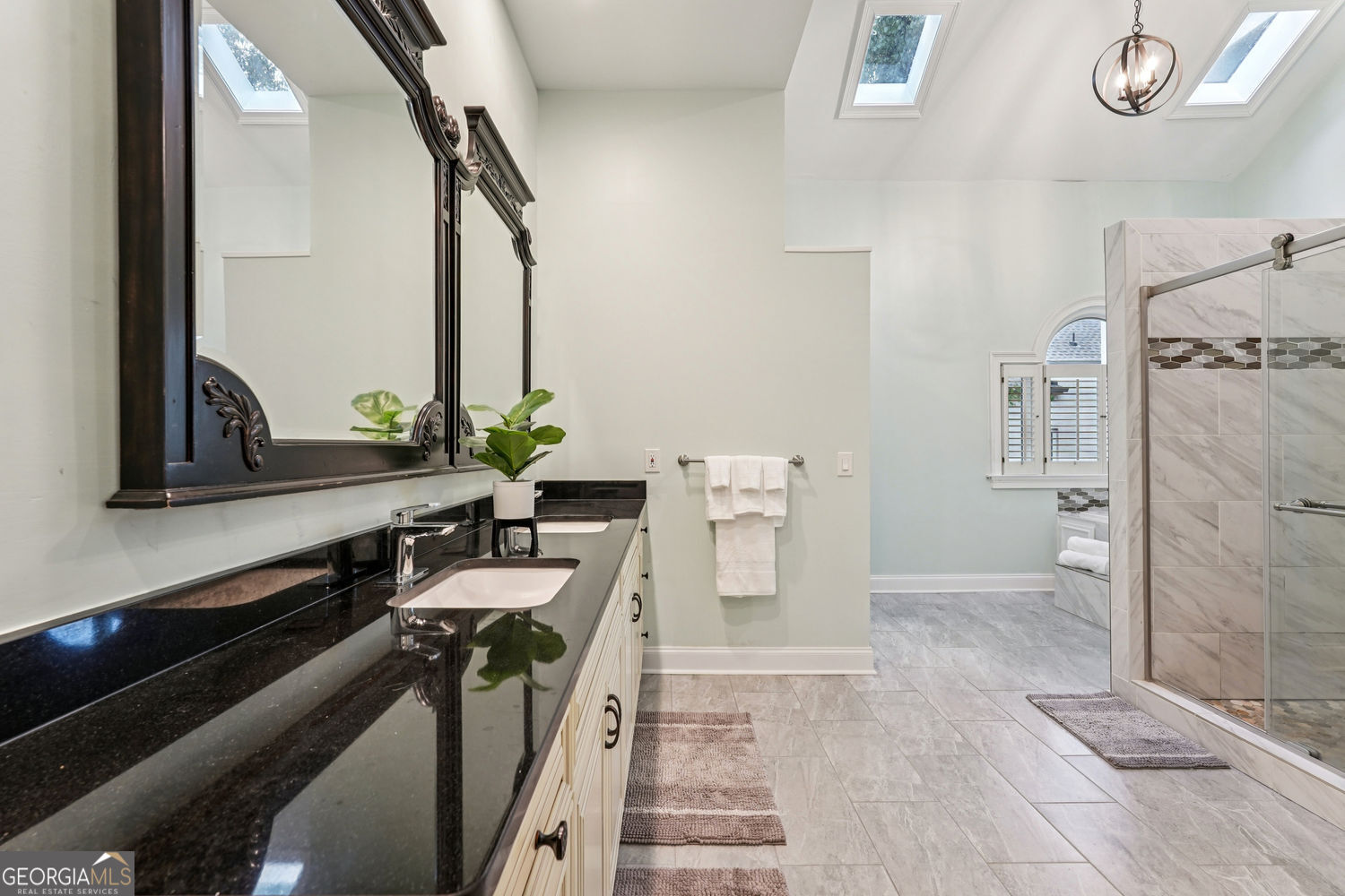 ATLANTA COUNTRY CLUB - Residential