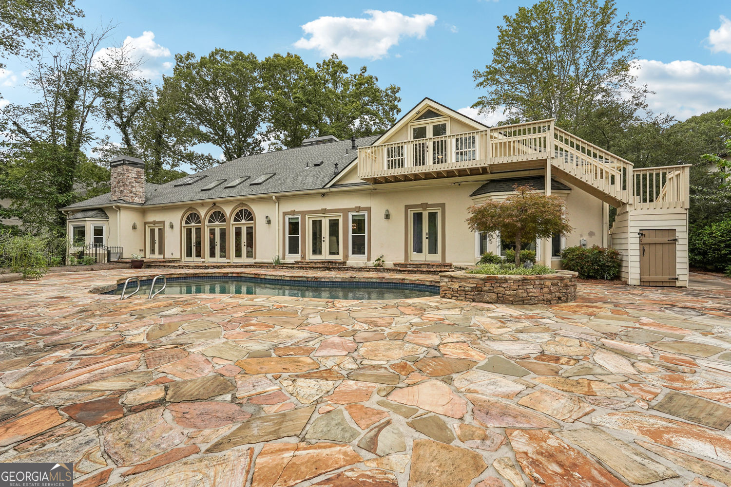 ATLANTA COUNTRY CLUB - Residential