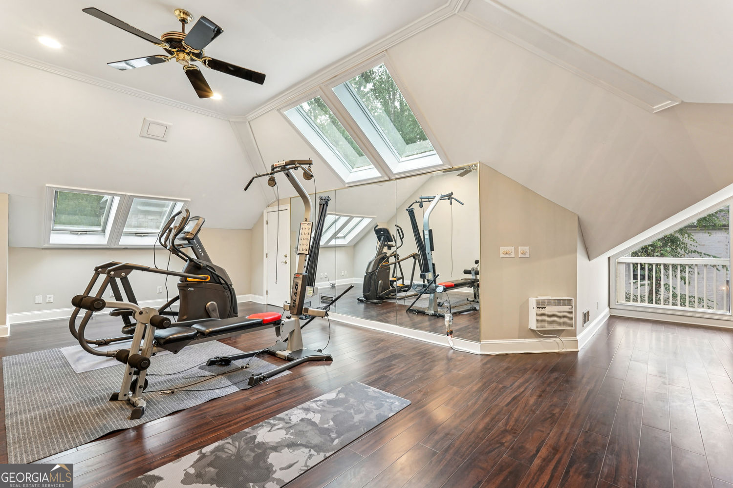 ATLANTA COUNTRY CLUB - Residential