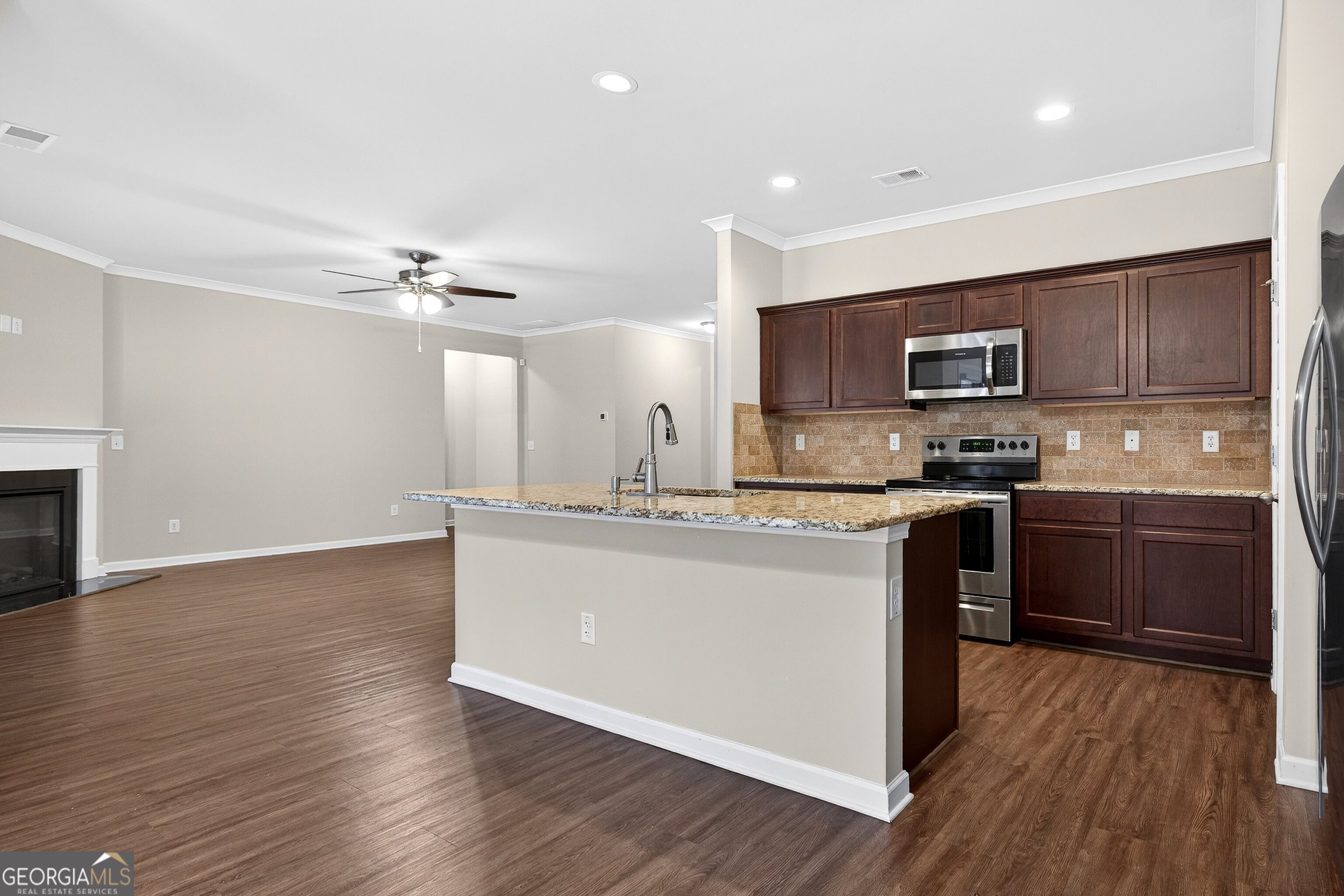 35 Blossom Wood DR 2012