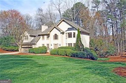 2070 Shallowford Park MNR Roswell GA 30075