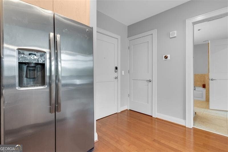 Photo of 905 Juniper Street NE #401, Atlanta, GA 30309 (MLS # 10820874)