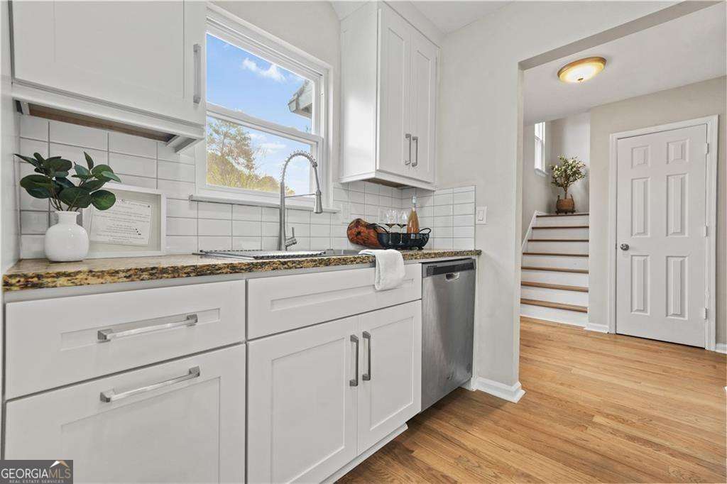 1017 Falling Valley CT SE