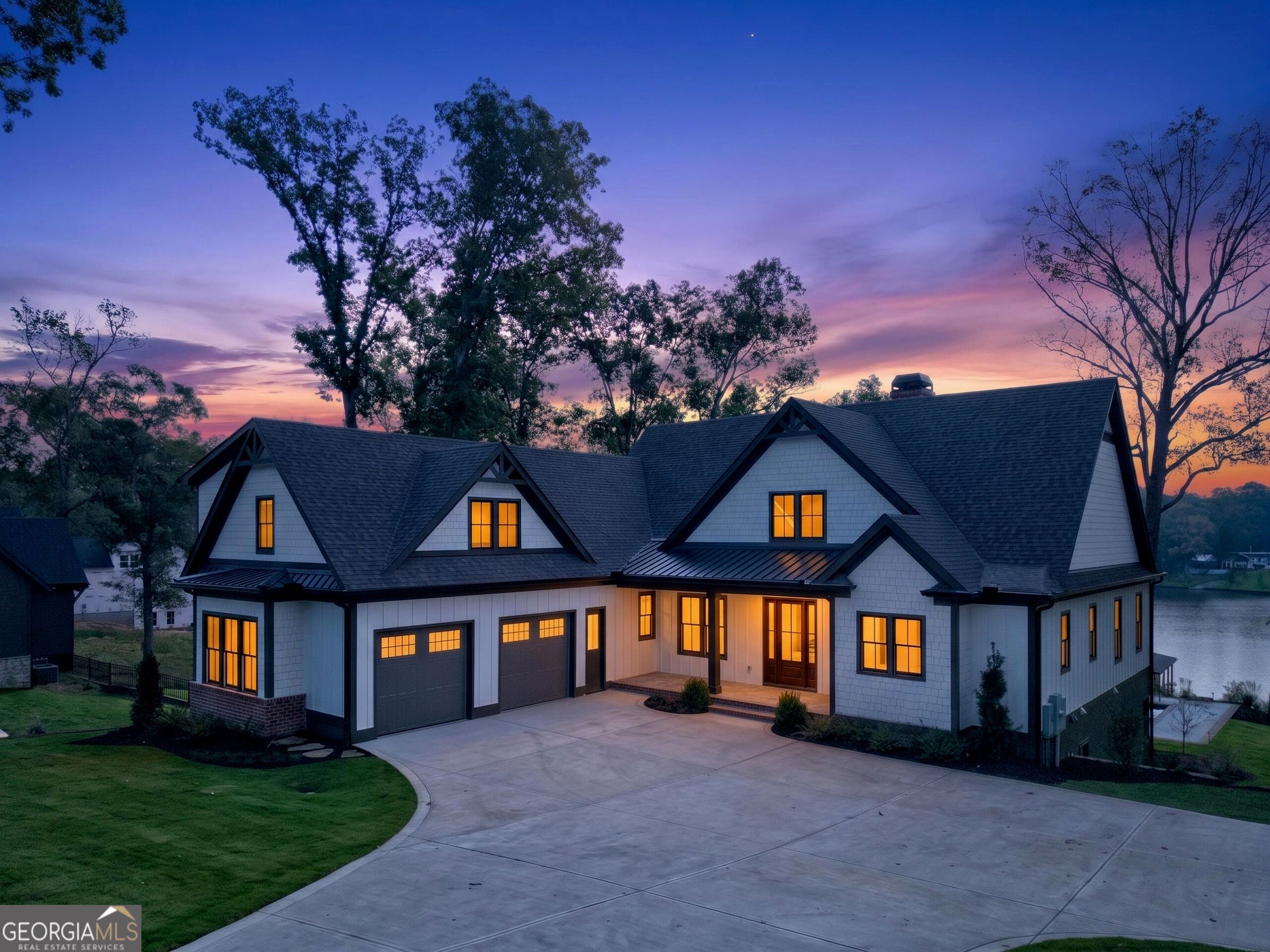 215 Falls LN