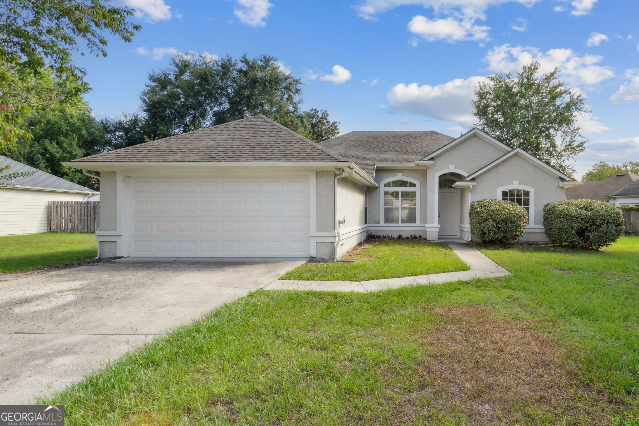 302 Hunt Club RD