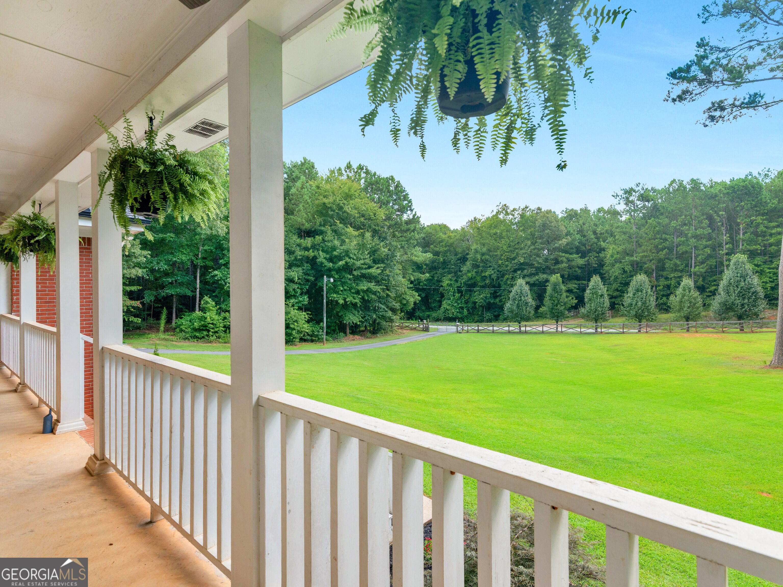 517 Hamlin RD