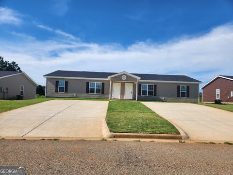 Duplex in Fort Valley GA 124 Ronald Pride Boulevard.jpg