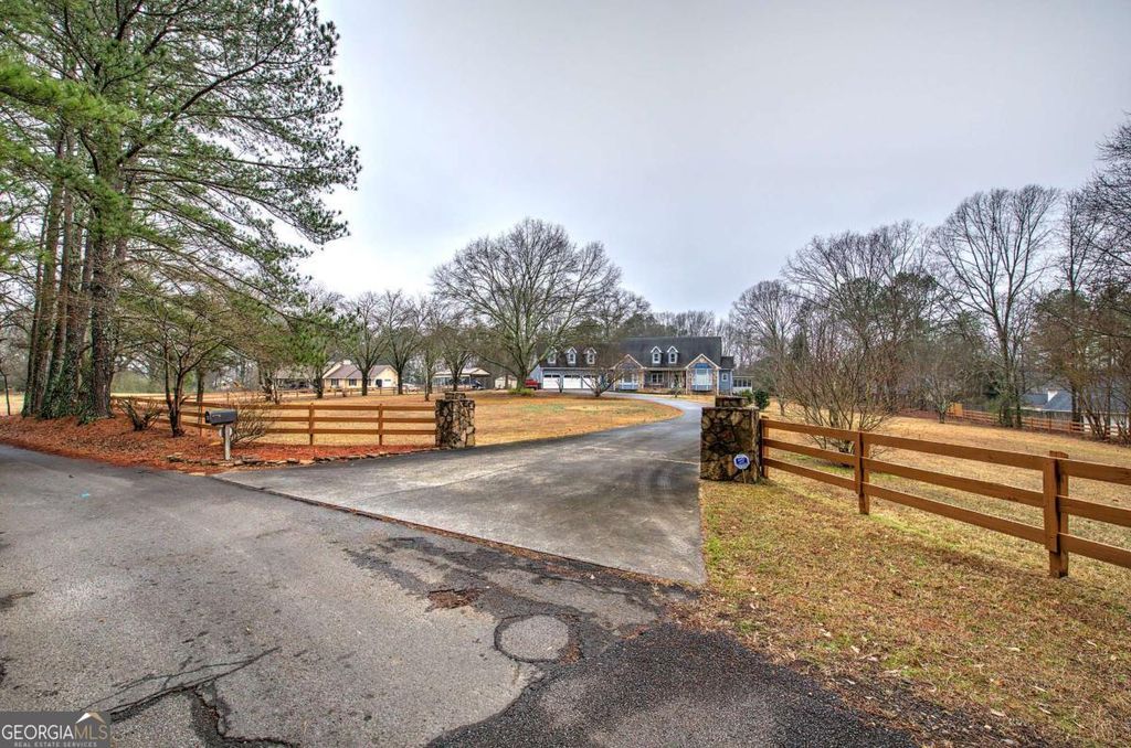 Photo of 85 Carter Road SW, Cartersville, GA 30120 (MLS # 10679318)