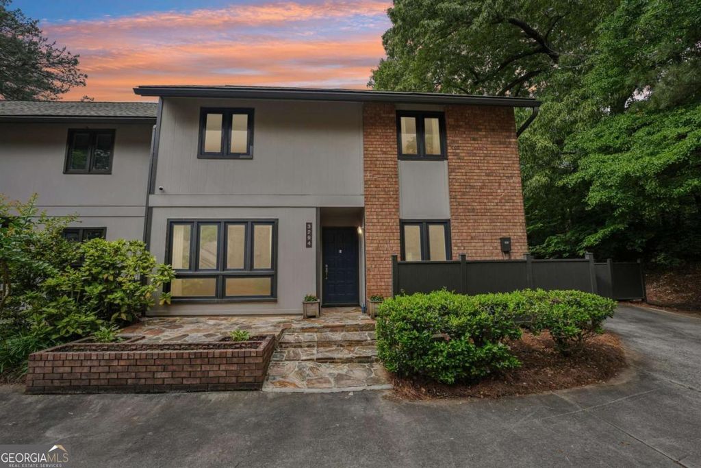 Photo of 3294 Clairmont North NE, Brookhaven, GA 30329 (MLS # 10758871)
