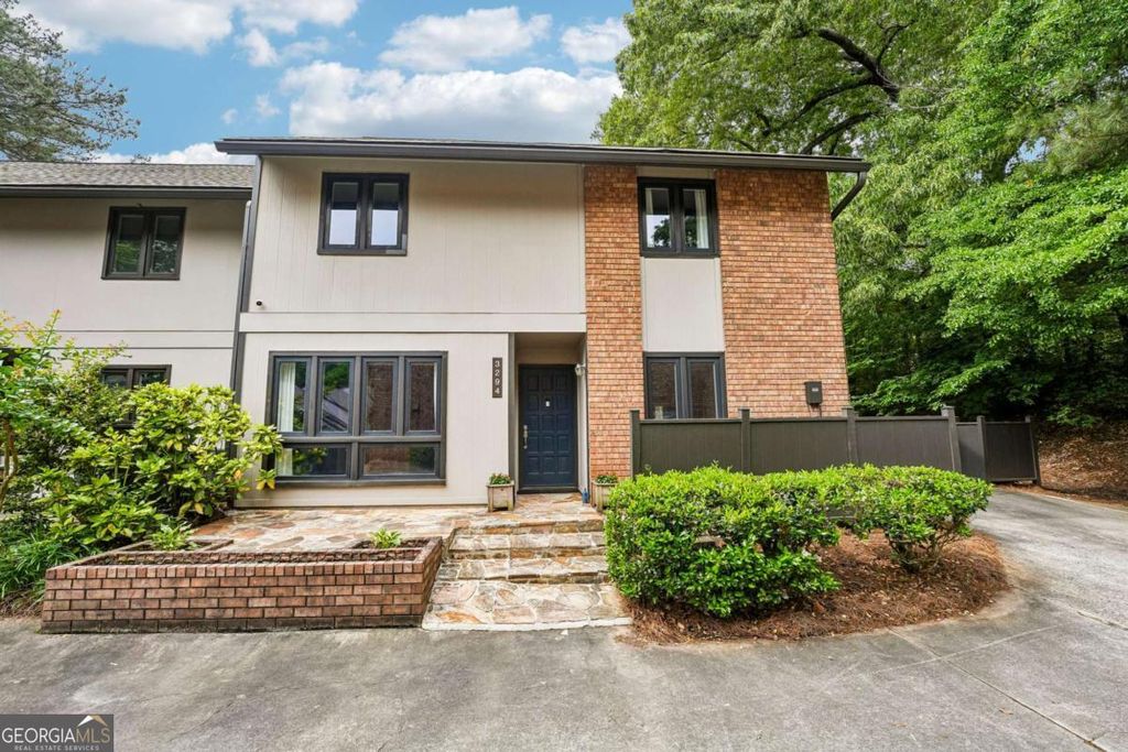 Photo of 3294 Clairmont North NE, Brookhaven, GA 30329 (MLS # 10758871)