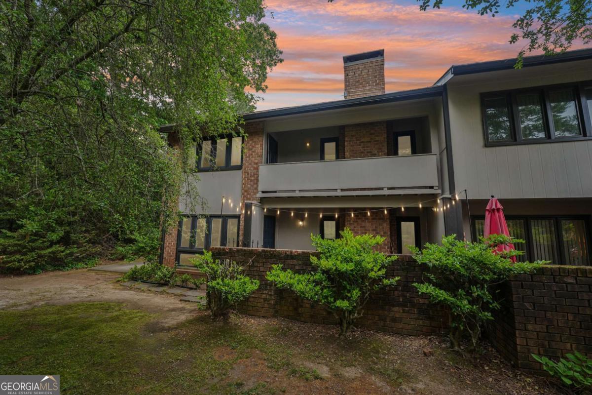 3294 Clairmont North NE