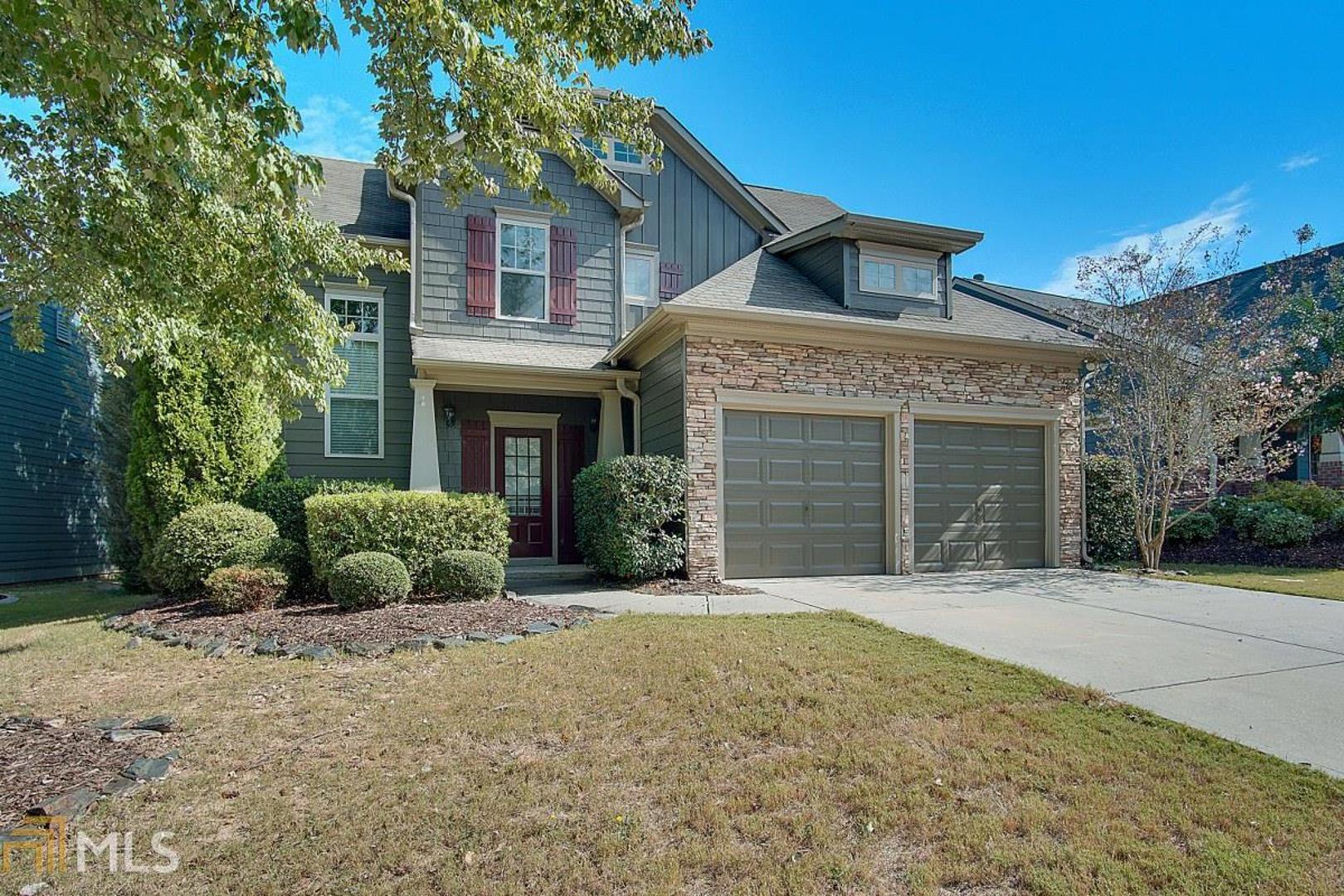 This Gorgeous Craftsman Style Home Features Hardwood Floors, New Paint & Carpet, Amazing Kitchen w/Granite, Tile Backsplash, Stainless Appliances, Open to Family Room w/Fireplace for Easy Entertaining. Tons Of Natural Light Throughout the Home. Mini Office Conveniently Located Off Kitchen. Large Laundry Room. Spacious Master Suite w/Double Vanity, Separate Shower & Garden Tub. Great Size Secondary Bedrooms. Level, Fenced Back Yard. Fantastic Amenities!