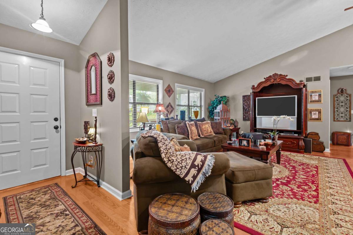 490 Hunters Glen CT