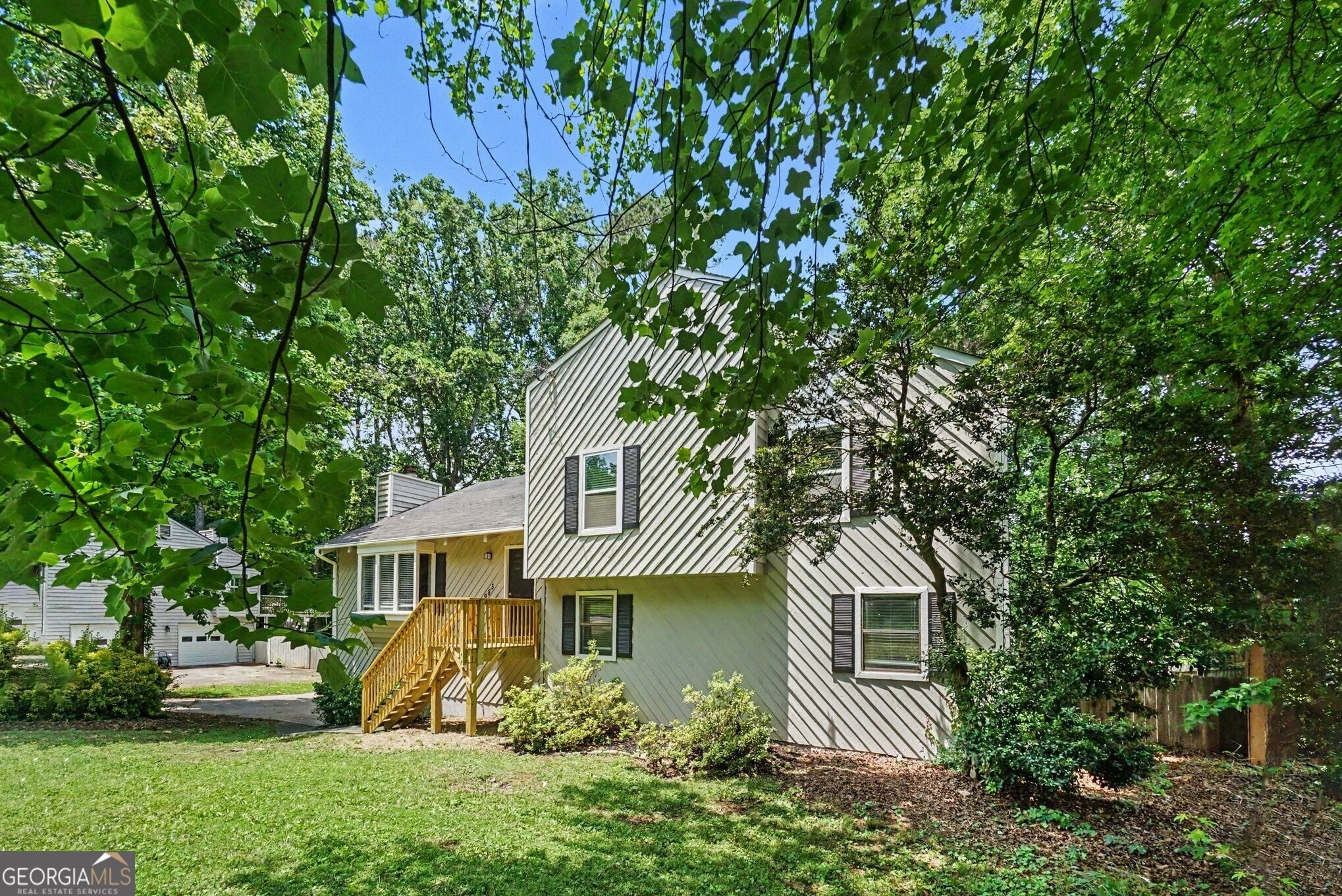 3985 Lookout Point DR