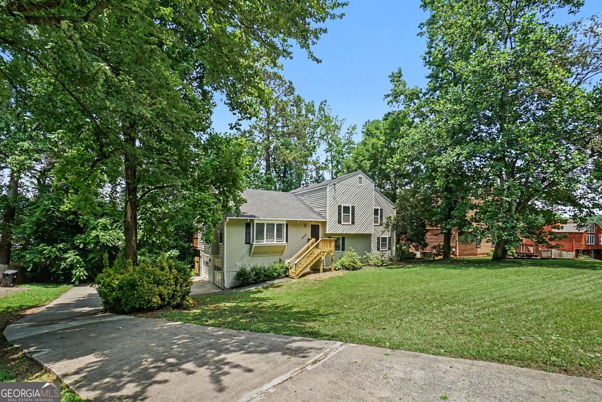 3985 Lookout Point DR