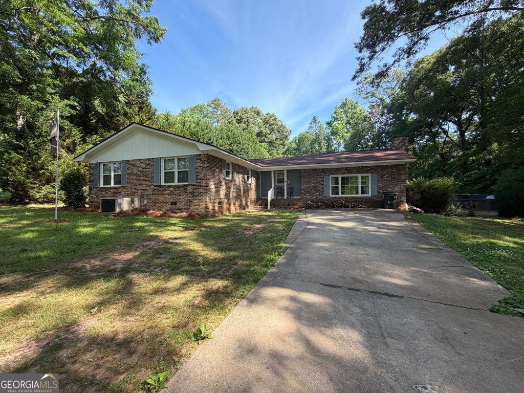 Photo of 103 El Prado Circle, Thomaston, GA 30286 (MLS # 10762394)