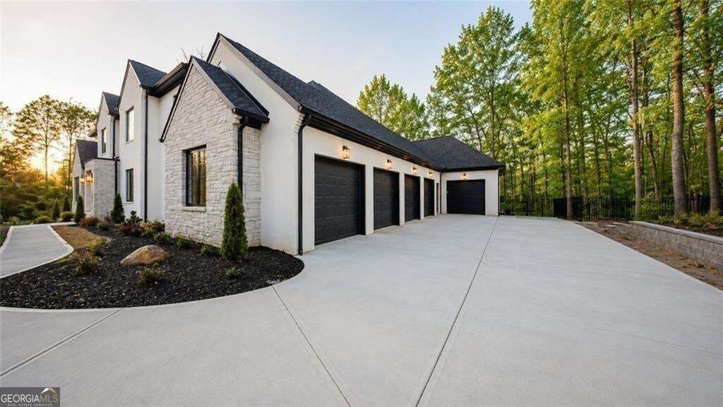 241 Traditions DR