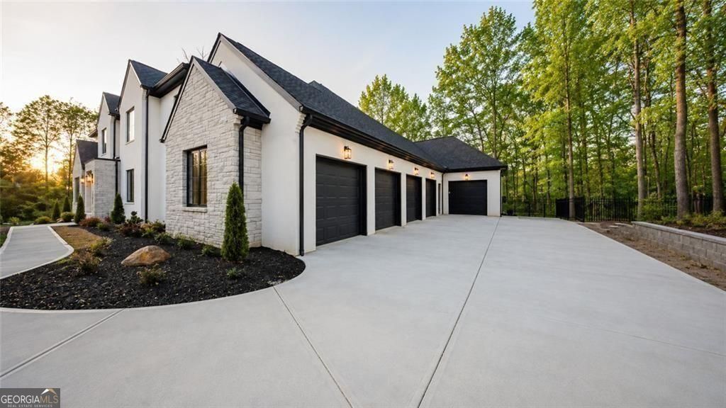 241 Traditions DR