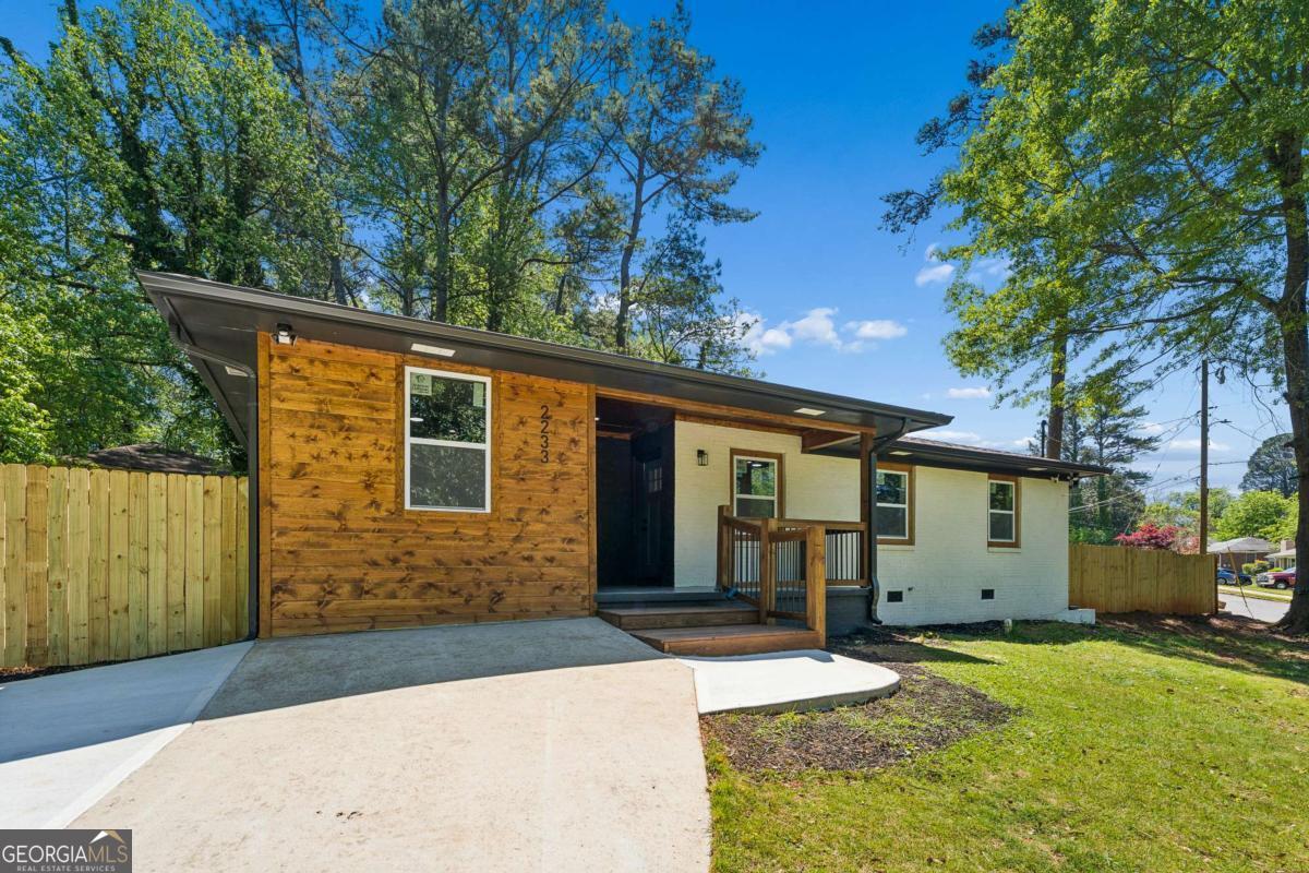 2233 Brannen RD SE