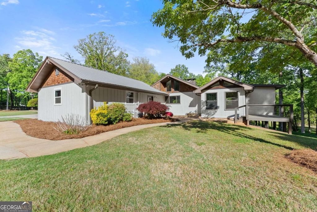 Photo of 6632 Mountain Meadow Drive, Clermont, GA 30527 (MLS # 10739027)