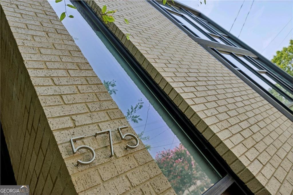 575 Highland AVE NE