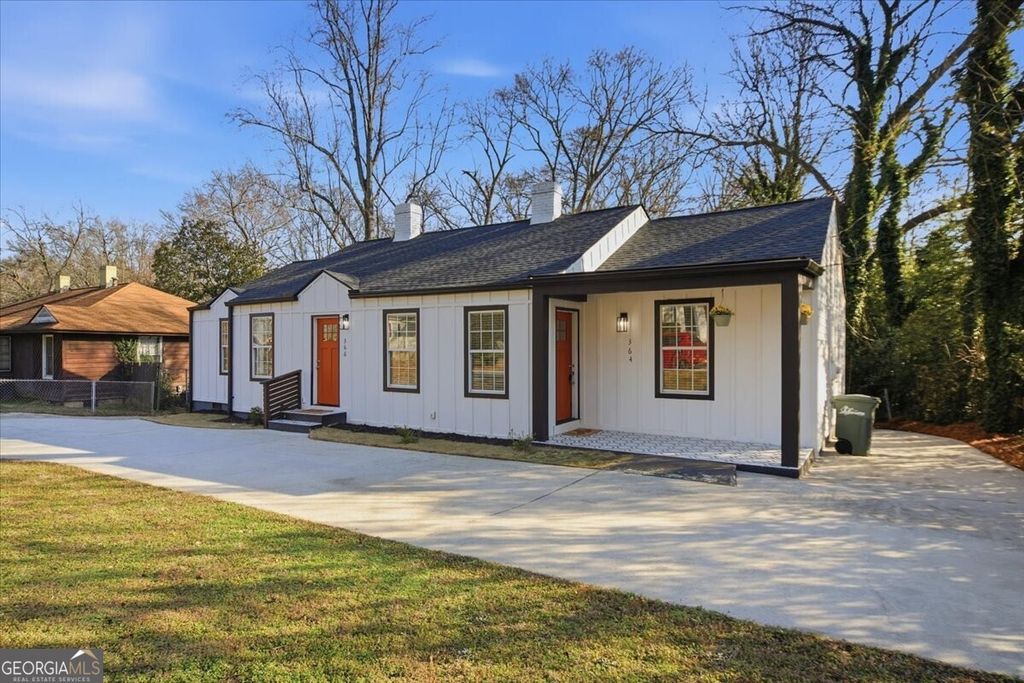 Photo of 366 McArthur Drive NE, Marietta, GA 30060 (MLS # 10688598)