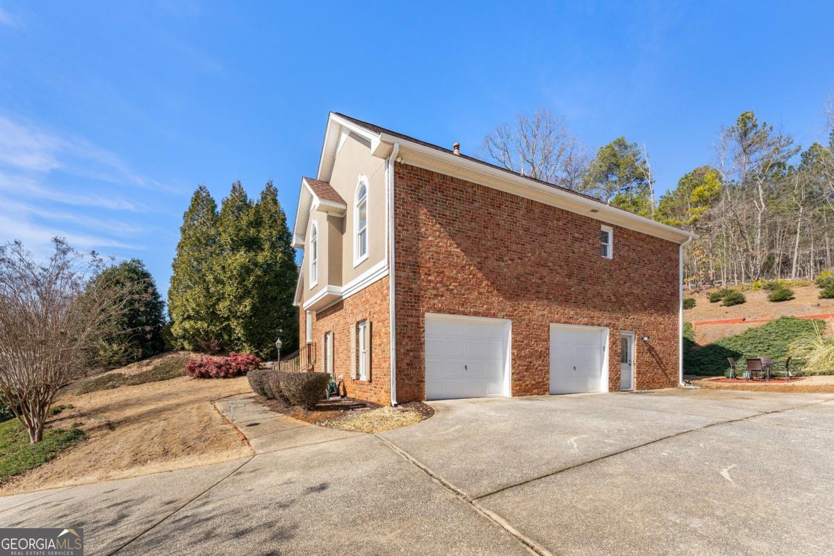 2270 Washington DR