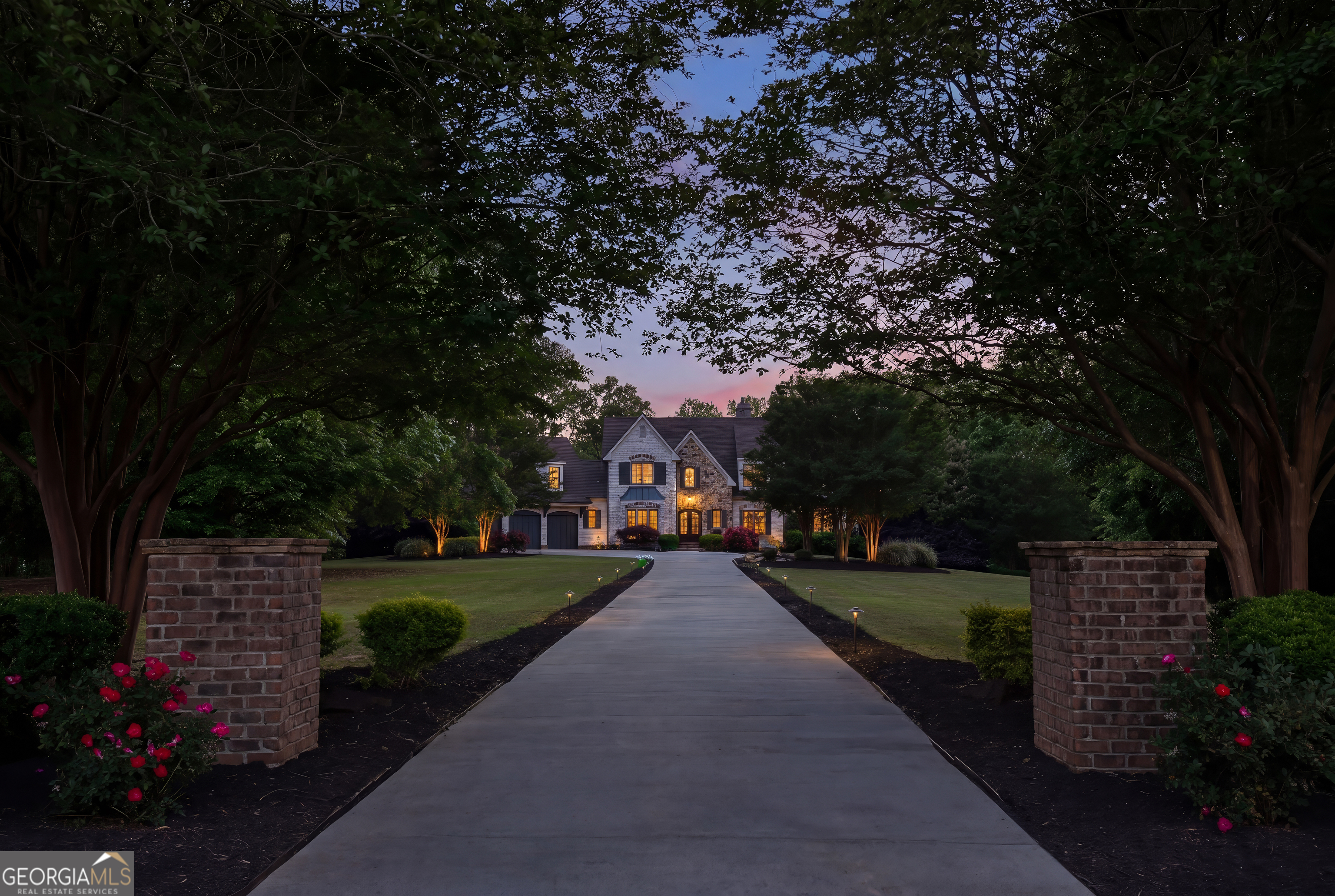 220 Woodbridge PL