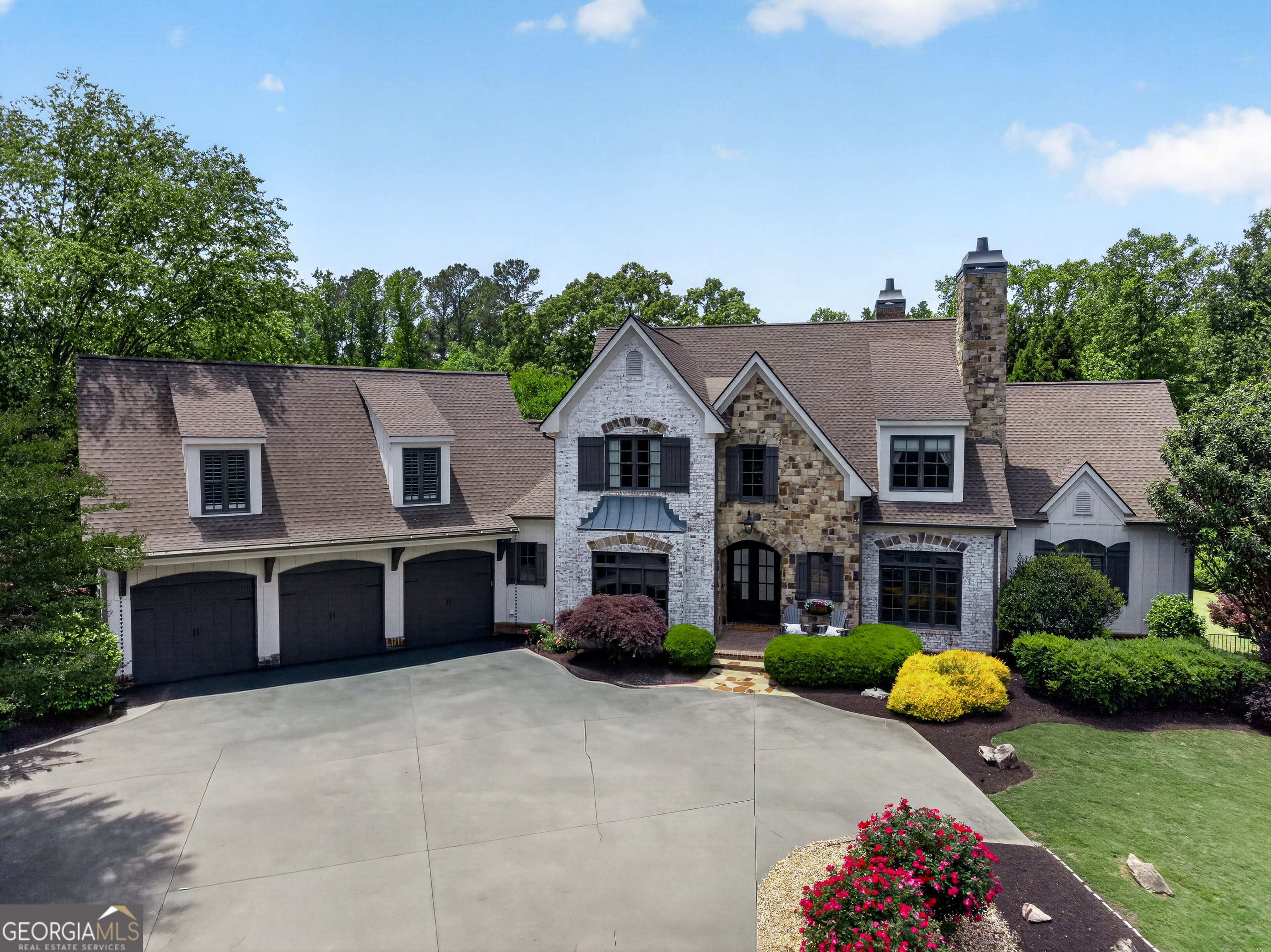 220 Woodbridge PL