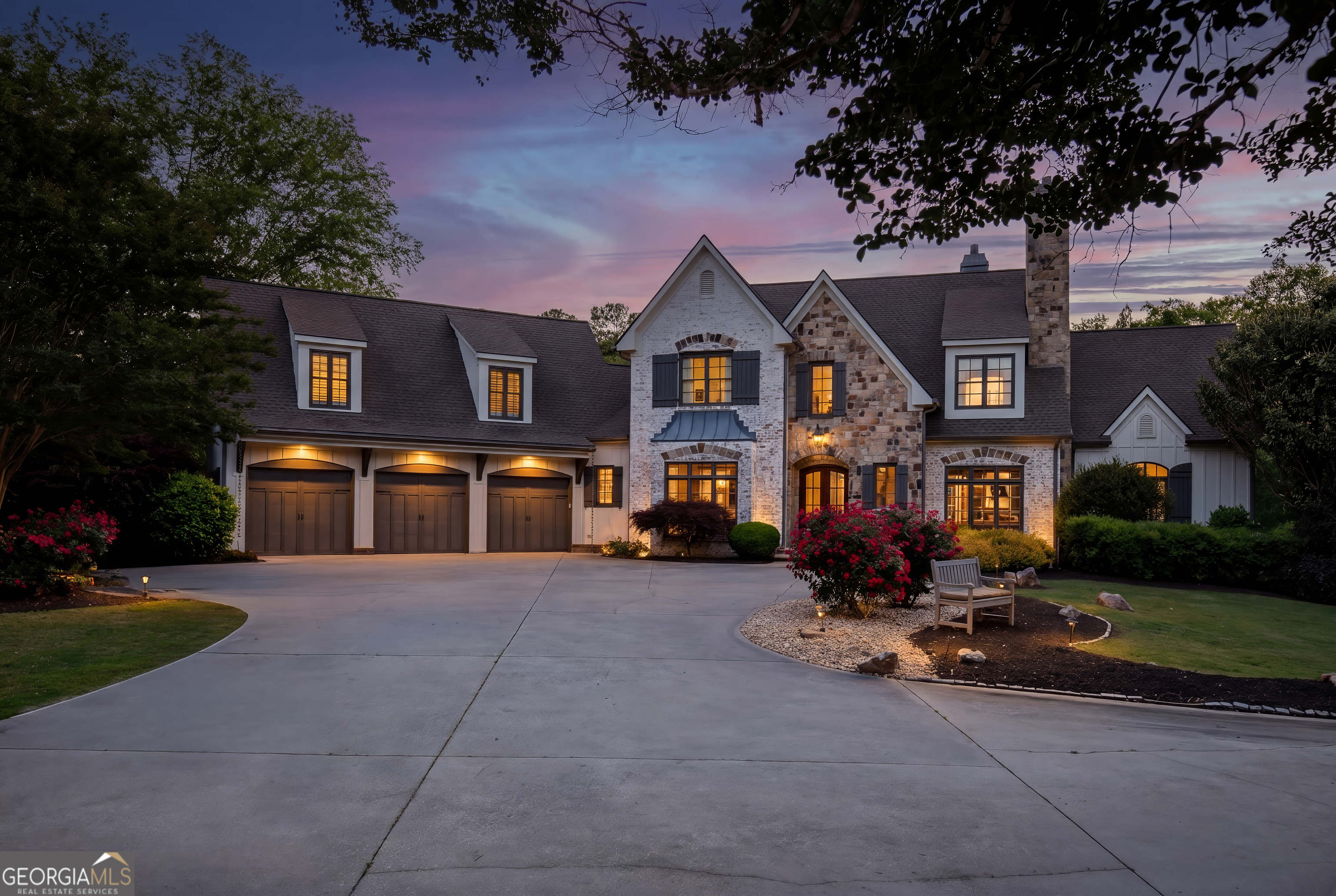 220 Woodbridge PL