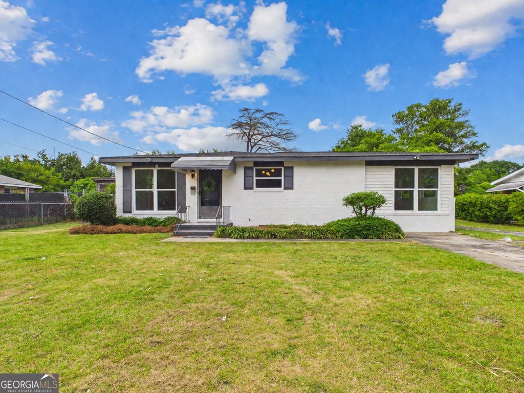 Photo of 118 Meadowcliff Circle, Warner Robins, GA 31093 (MLS # 10756118)